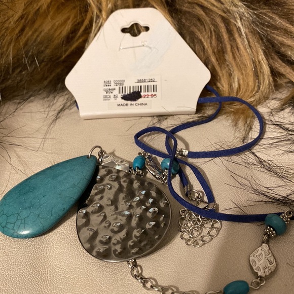 Christopher & Banks cj banks necklace #383 - Picture 4 of 4